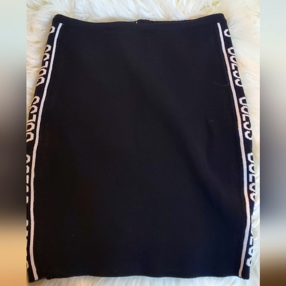Guess Skirt - Picture 1 of 3